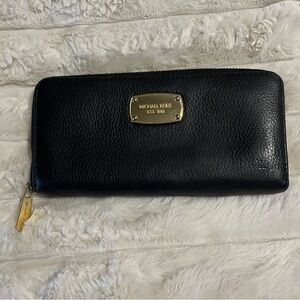 Michael Kors • Black Pebble Leather Large Zipper Wallet
